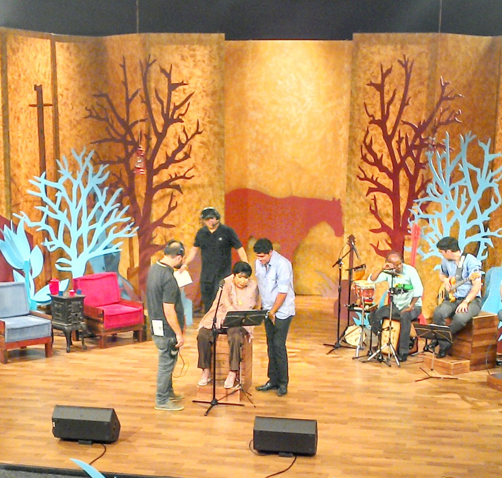 Inezita Barroso ensaia apresentação de Jangada 